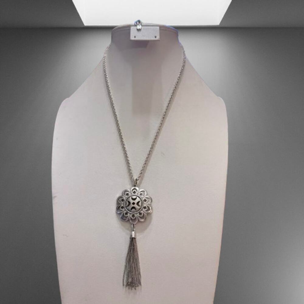 🎊HP!🎊 Lucky Brand Silver-Plated Floral Tassel Long Pendant Necklace - Picture 7 of 9